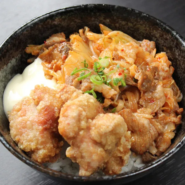 豚キムチ丼(300)(からあげ2個付)